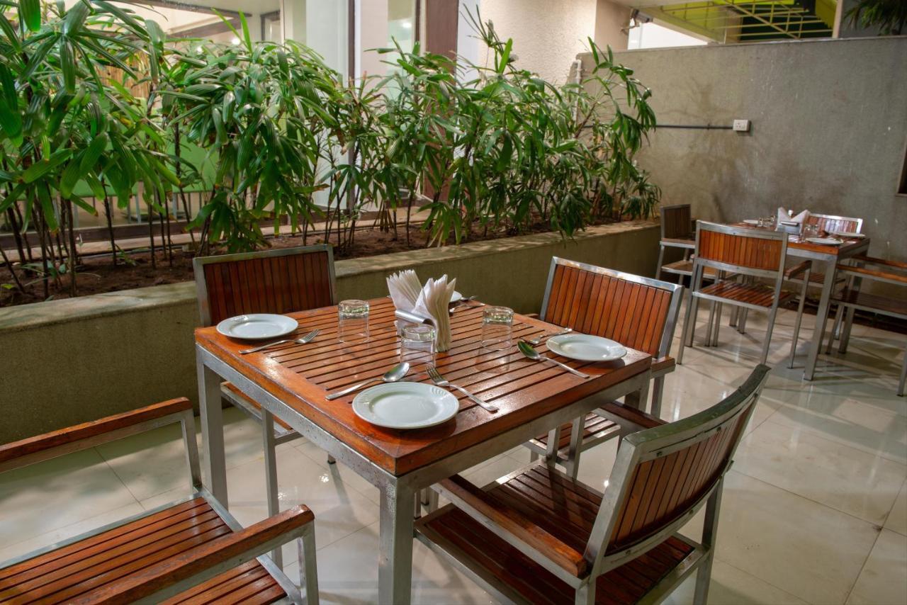 Monarch Montvert Pune Dış mekan fotoğraf